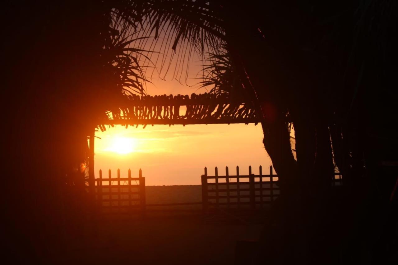 Happy Cocos Beach House Waskaduwa Bagian luar foto